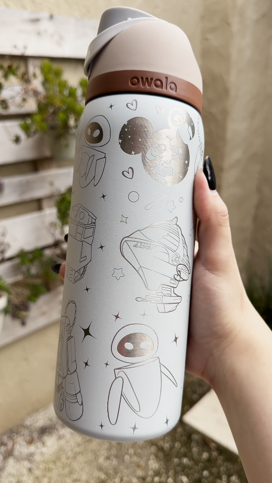 Wall-E and Eve Engraved 32 oz FreeSip Water Bottle